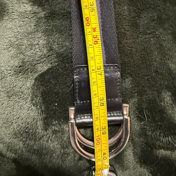 Gucci d ring belt black and grey. Leather and stainless. Like new. - Picture 8 of 8